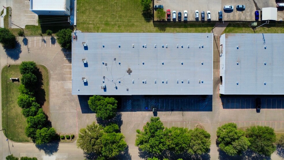 4408 Barnett Blvd, Arlington, TX for lease - Building Photo - Image 3 of 6