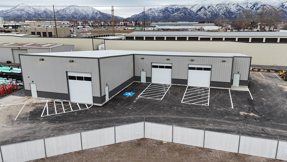 1785 S Bluffridge Dr, Syracuse, UT for lease - Building Photo - Image 1 of 1