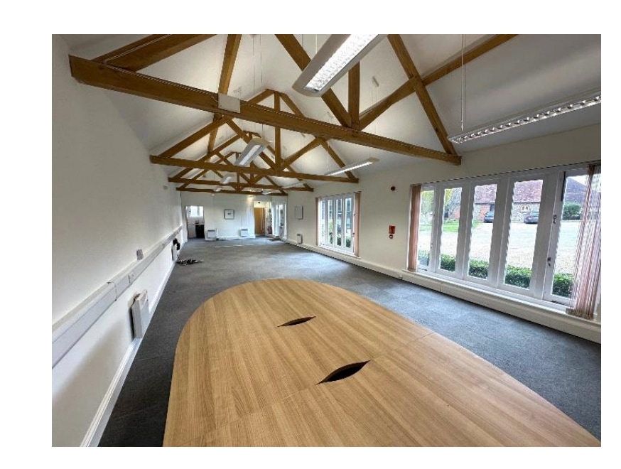 Abbey Barn Ln, High Wycombe for lease Interior Photo- Image 1 of 3