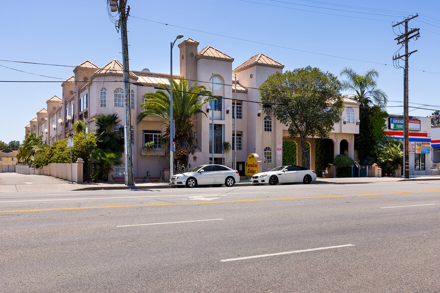 20128 Roscoe Blvd, Canoga Park, CA for sale - Building Photo - Image 2 of 18