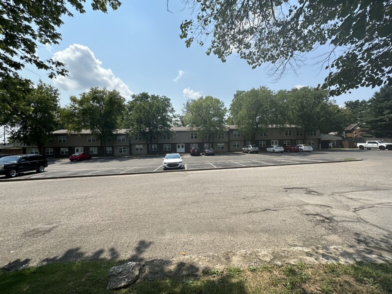 2213-2227 Michigan Rd, Madison, IN for sale - Building Photo - Image 1 of 1