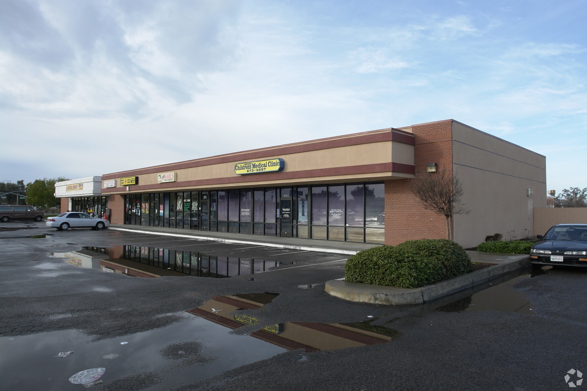 1130 Country Club Dr, Madera, CA for lease Primary Photo- Image 1 of 11