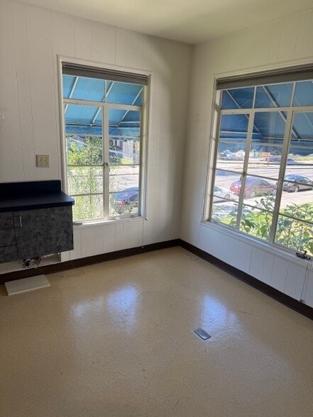 2151 Santa Clara Ave, Alameda, CA for lease - Primary Photo - Image 2 of 10