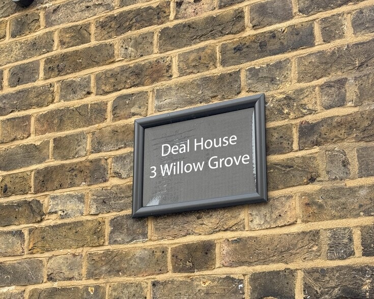 3 Willow Grv, Chislehurst for lease - Building Photo - Image 2 of 4