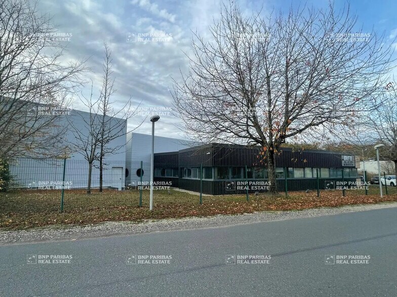 Flex in Ingré for lease - Building Photo - Image 2 of 9