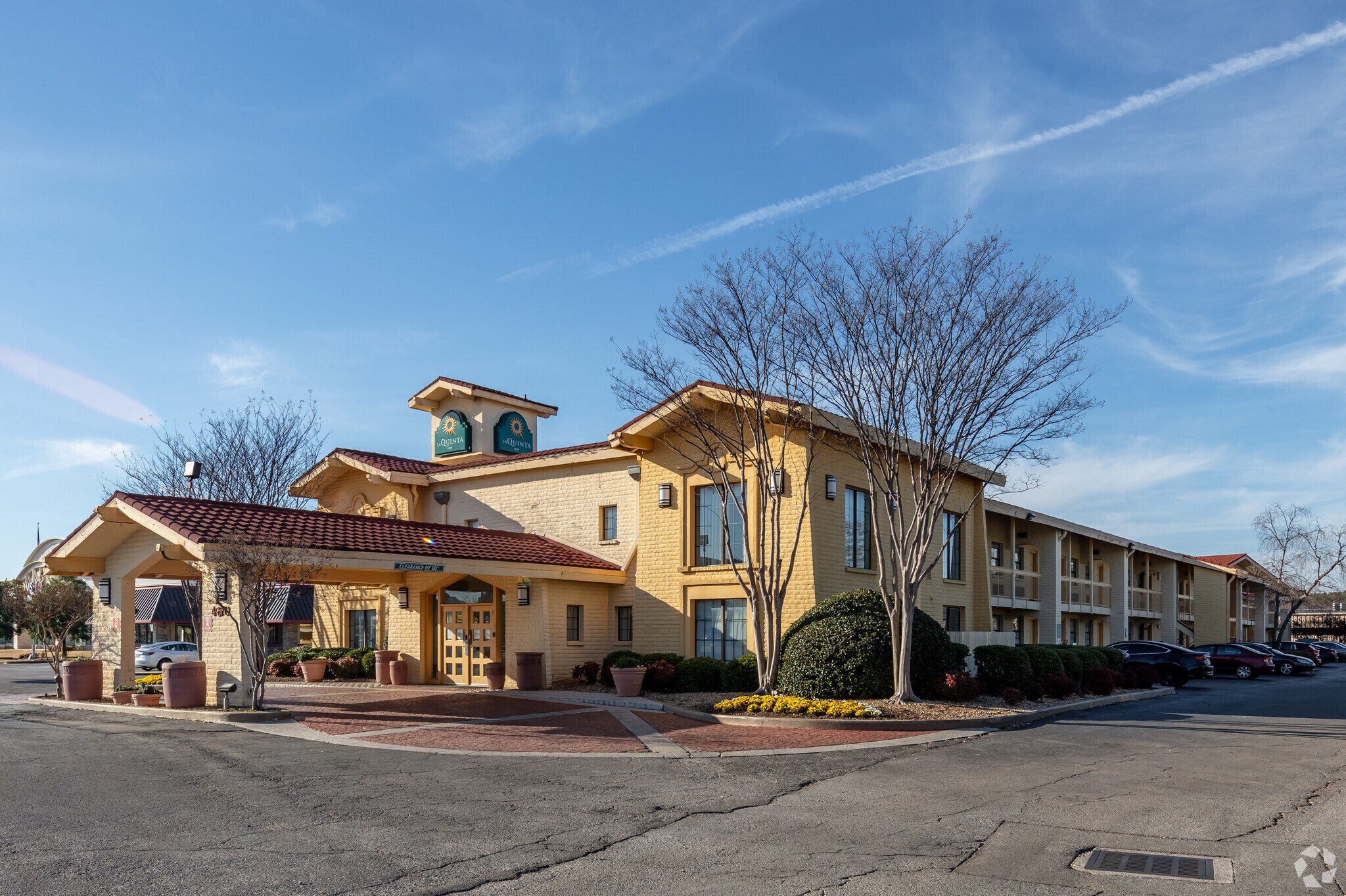 4870 University Dr NW, Huntsville, AL 35816