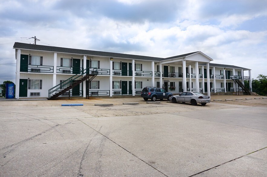 1908 N Bishop Ave, Rolla, MO for sale - Building Photo - Image 1 of 1