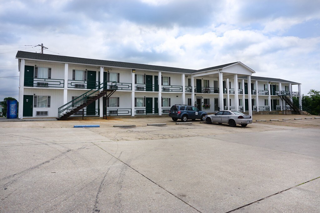 1908 N Bishop Ave, Rolla, MO for sale Building Photo- Image 1 of 1