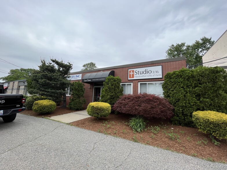 838 Dyer Ave, Cranston, RI for lease - Building Photo - Image 3 of 17