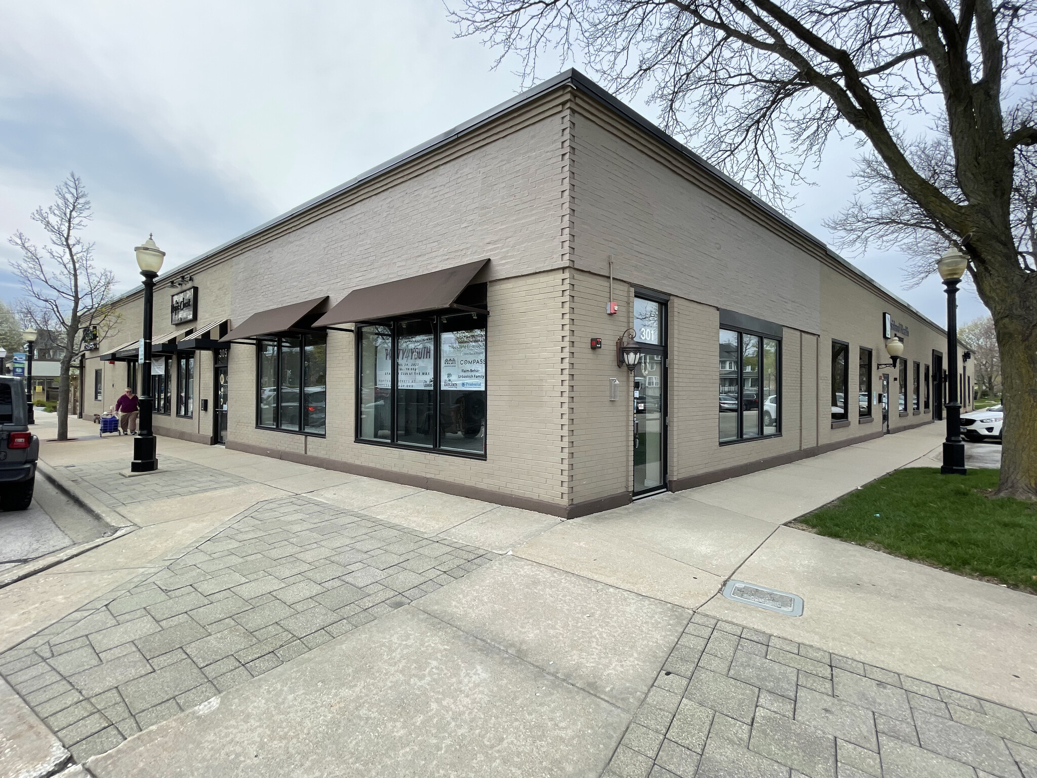 201-309 W Hillgrove Ave, La Grange, IL for lease Building Photo- Image 1 of 3