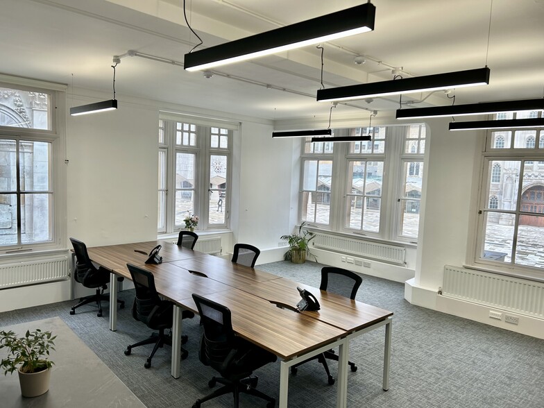 1 Guildhall Yard, London for lease - Interior Photo - Image 2 of 16