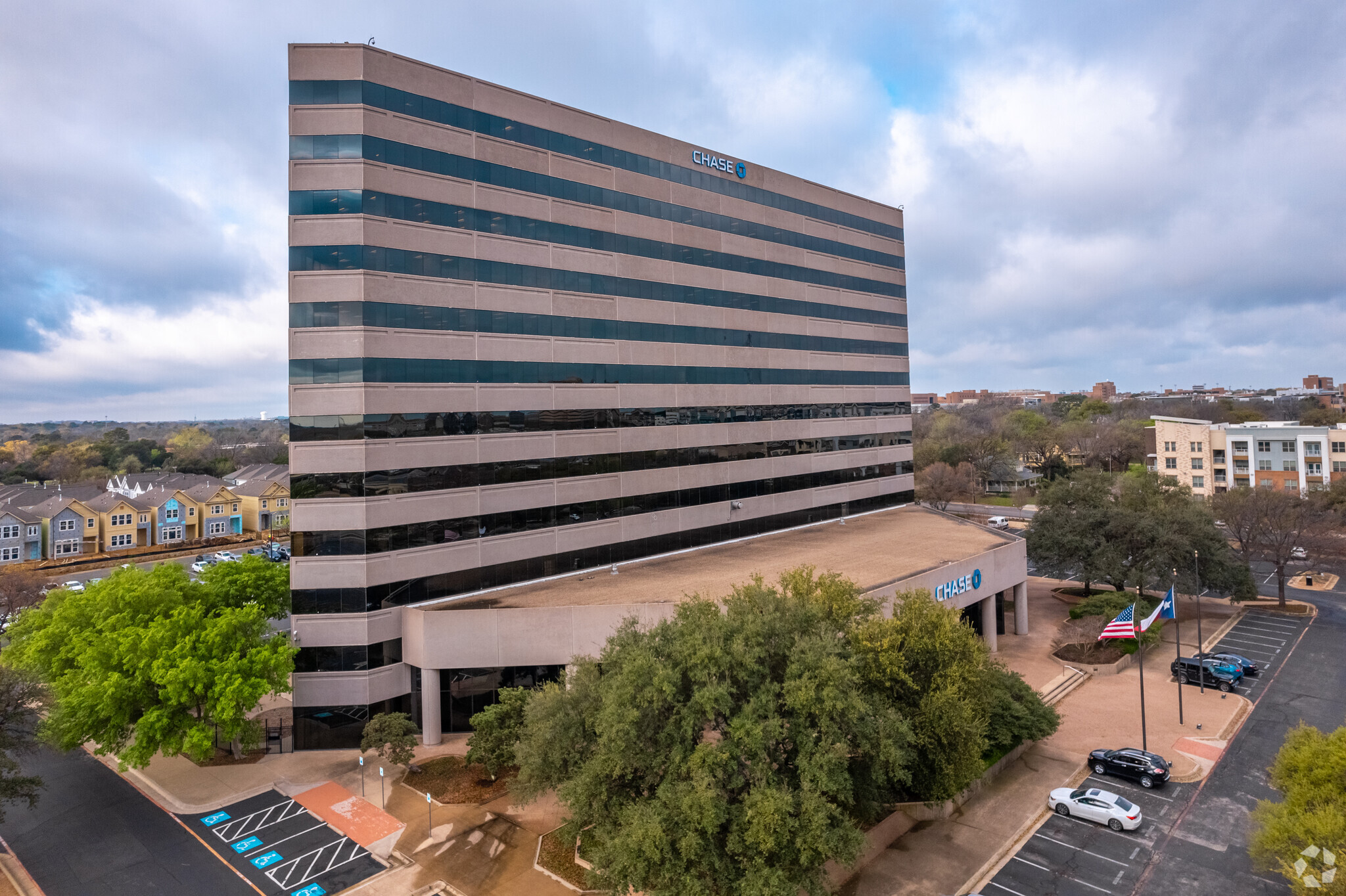 500 E Border St, Arlington, TX for lease Building Photo- Image 1 of 23