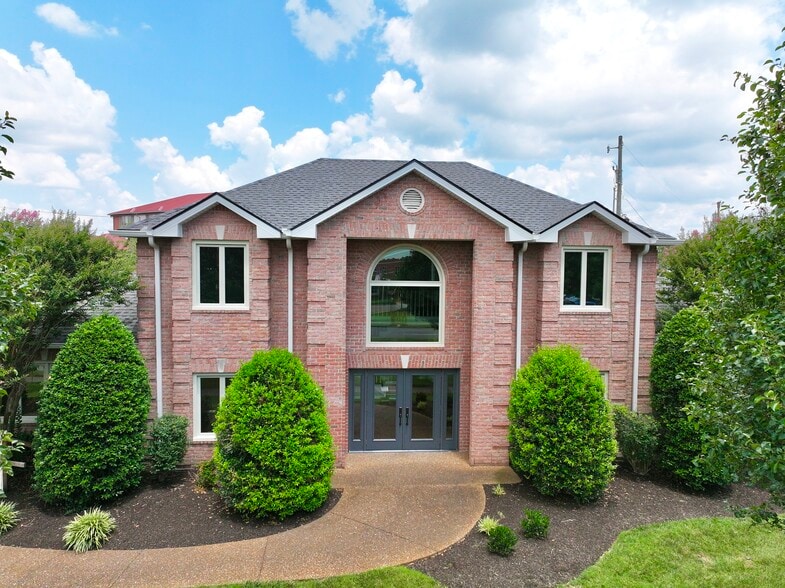 103 Bluegrass Commons Blvd, Hendersonville, TN for lease - Primary Photo - Image 3 of 5