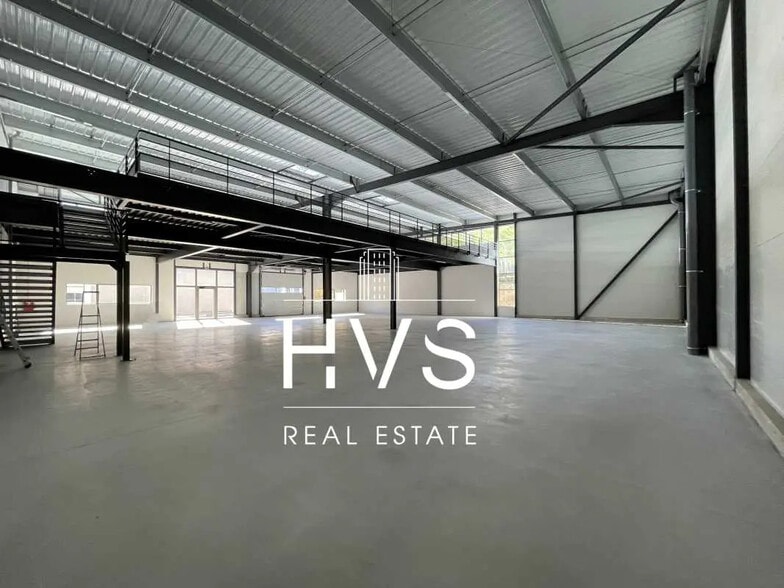 Flex in La Ciotat for lease - Interior Photo - Image 3 of 7