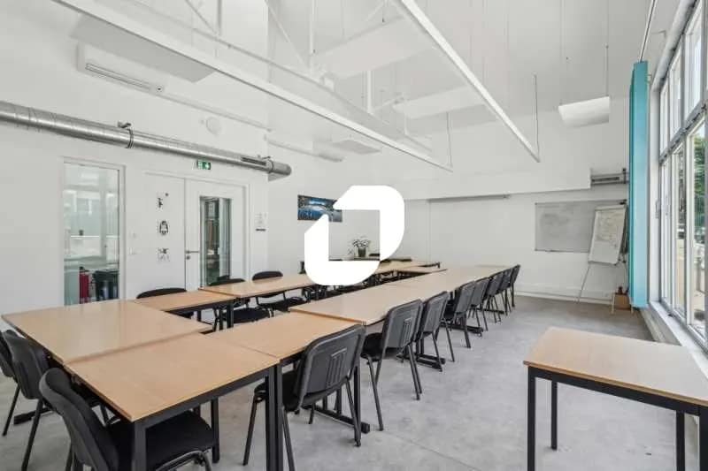 16 Rue Chopin, Montrouge for lease Interior Photo- Image 1 of 11