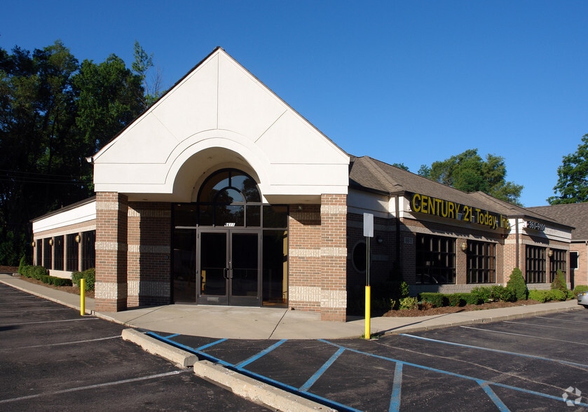6611 Commerce Rd, West Bloomfield, MI for sale - Primary Photo - Image 1 of 1