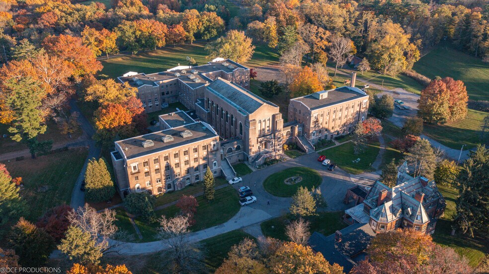 30 Seminary Dr, Barrytown, NY 12507