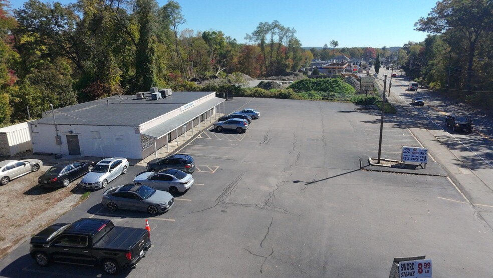 1059 Grafton St, Worcester, MA for lease - Building Photo - Image 2 of 3