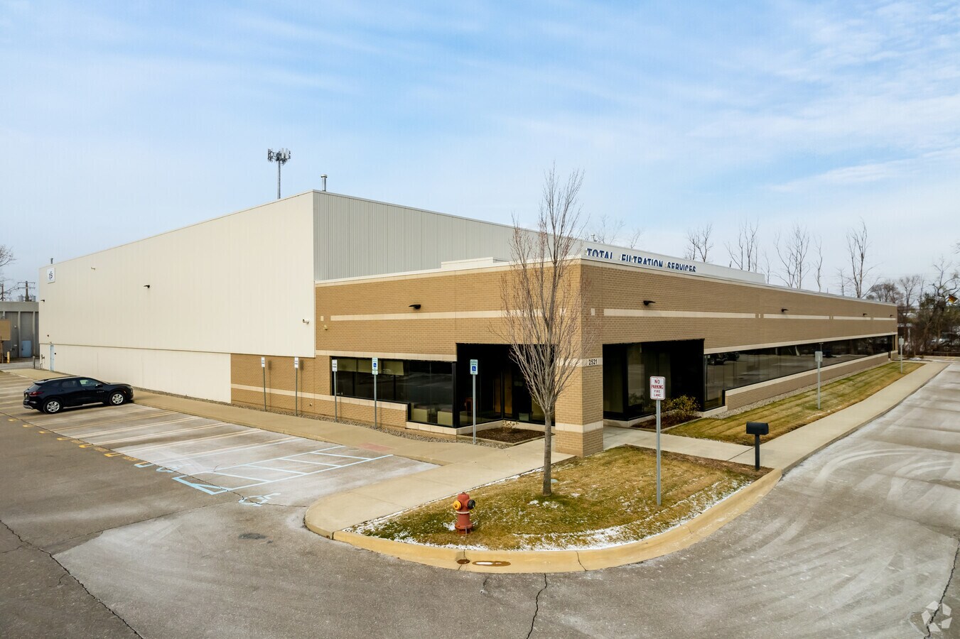 2521 Commercial Dr, Auburn Hills, MI 48326