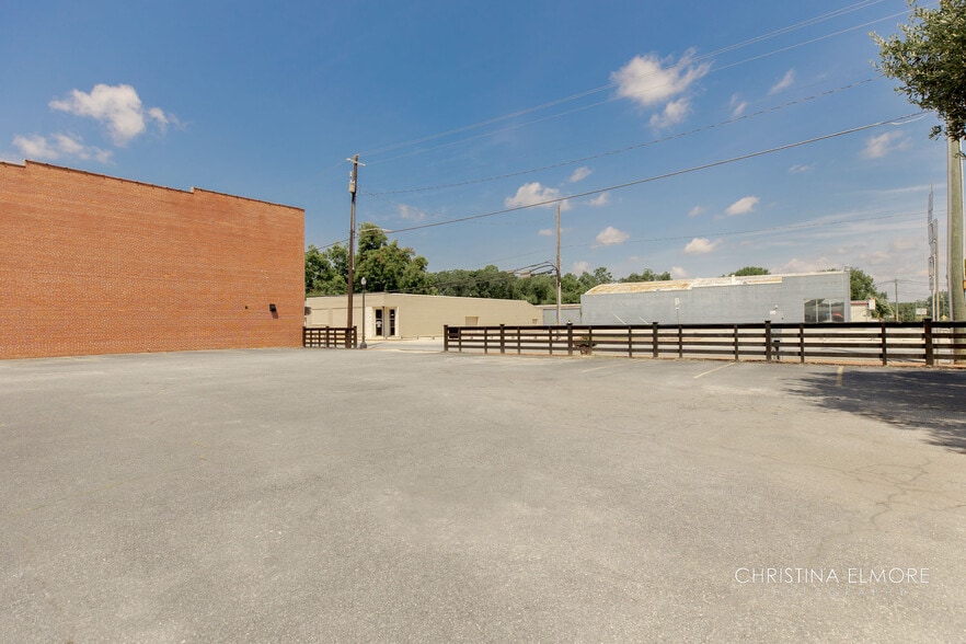 806 Commerce St, Perry, GA for sale - Building Photo - Image 3 of 12