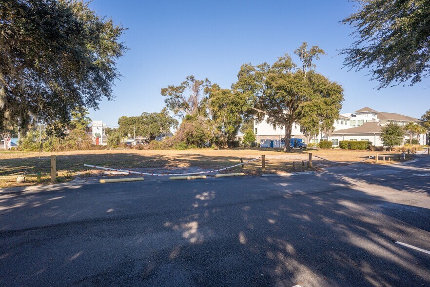 91 Sea Island Pky, Beaufort, SC for sale - Building Photo - Image 2 of 16