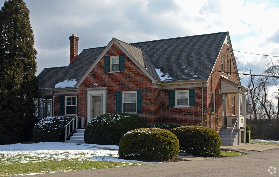 5005 Winton Rd, Cincinnati, OH 45232