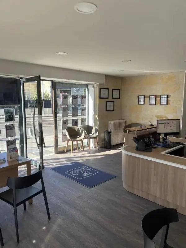 Retail in Talence for sale Building Photo- Image 1 of 7