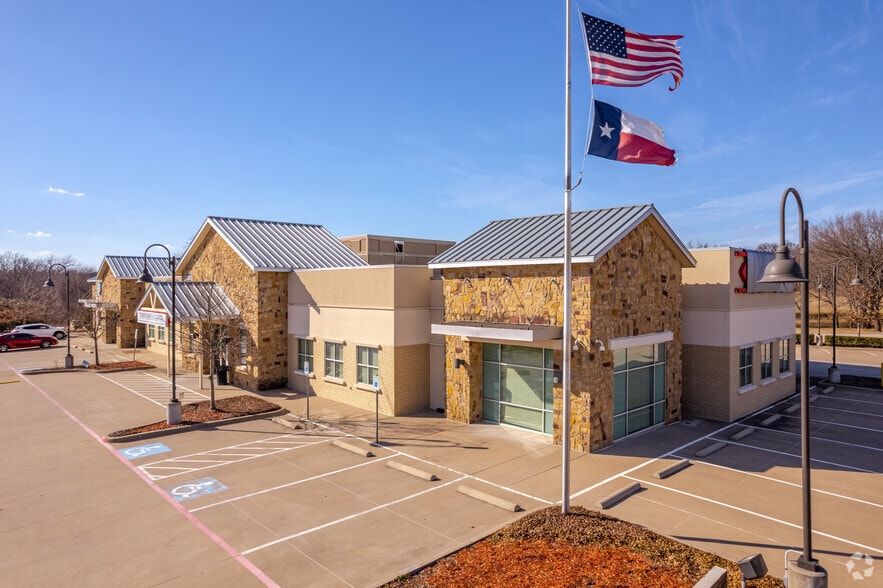 2265 N Lakeshore Dr, Rockwall, TX for lease - Primary Photo - Image 1 of 4