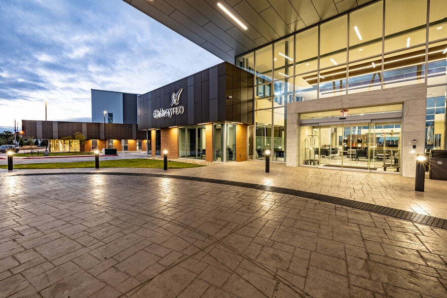 15625 Addison Road, Addison, TX 75001