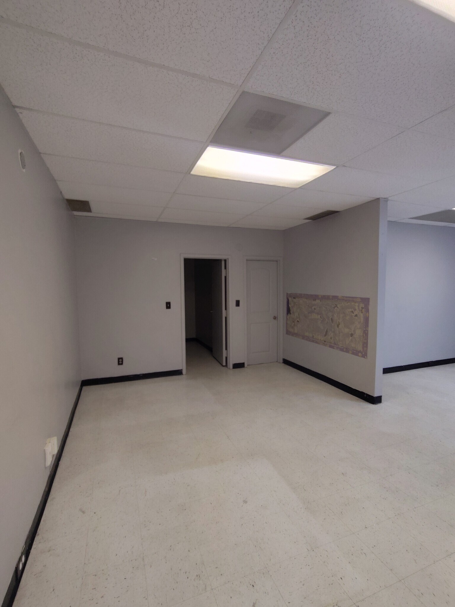 2945 Stone Hogan Connector Rd, Atlanta, GA for lease Interior Photo- Image 1 of 11