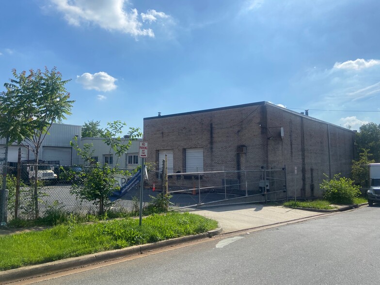 5225 Kilmer Pl, Hyattsville, MD for lease - Building Photo - Image 1 of 3