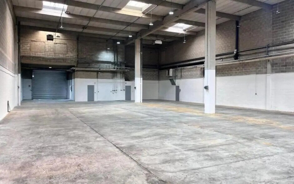 Office in Sarcelles for lease - Interior Photo - Image 2 of 7