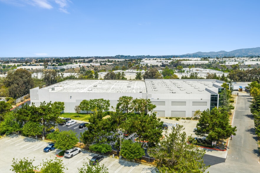 2611 Island View Way, Vista, CA for lease - Building Photo - Image 2 of 10