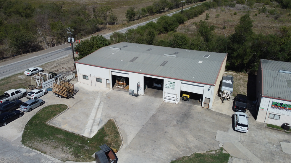 2457 Interstate Park Dr, Buda, TX for lease - Building Photo - Image 1 of 6