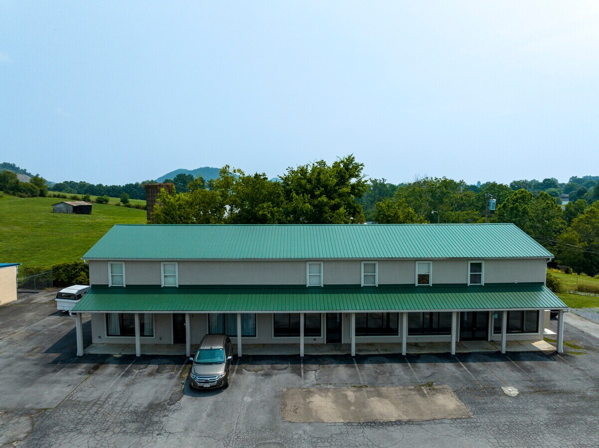 3847 394 Hwy, Bluff City, TN 37618