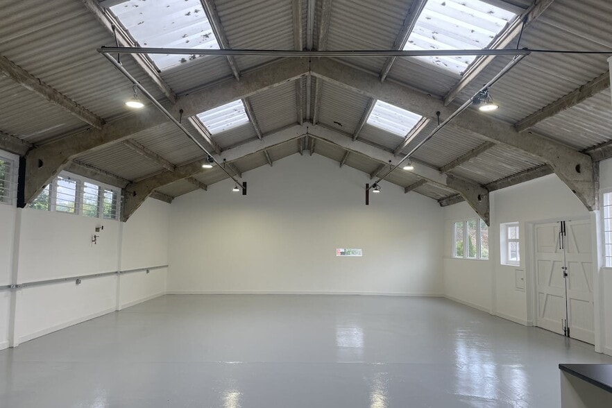 Chapel Ln, Westcott for lease - Interior Photo - Image 2 of 4