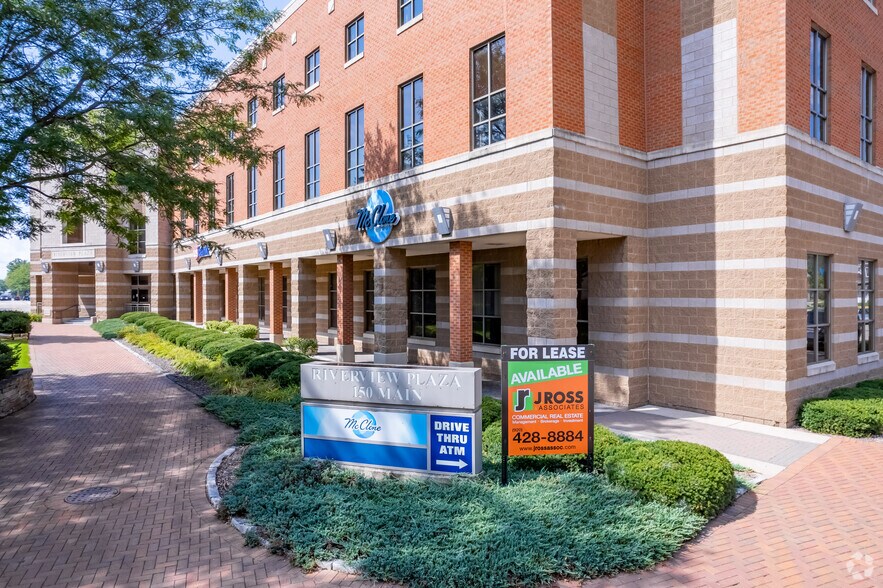 150 N Main St, Menasha, WI for lease - Building Photo - Image 2 of 8