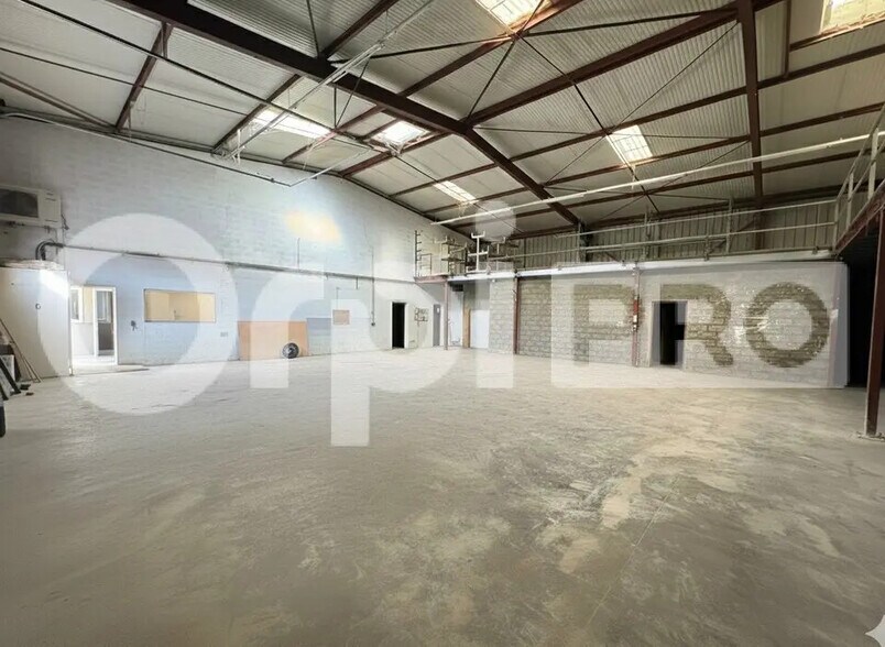 Office in Champlan for lease - Interior Photo - Image 3 of 6