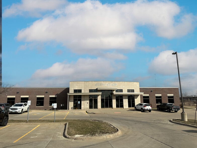 2301 Jones Blvd, Coralville, IA for lease - Building Photo - Image 1 of 19