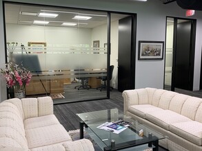 450 Skokie Blvd, Northbrook, IL for lease Interior Photo- Image 1 of 3