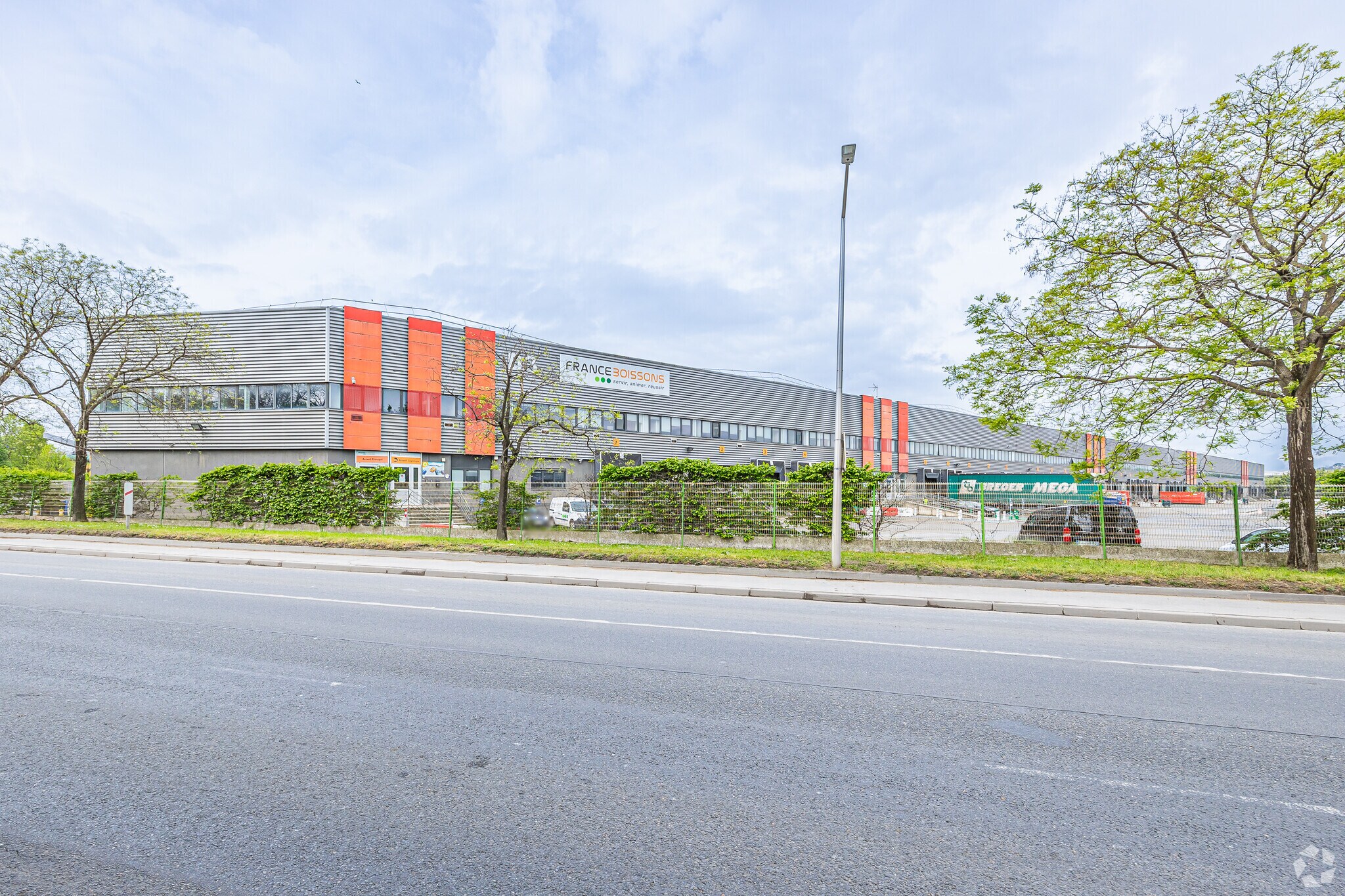 1-5 Route Du Bassin 6, Gennevilliers for lease Primary Photo- Image 1 of 5