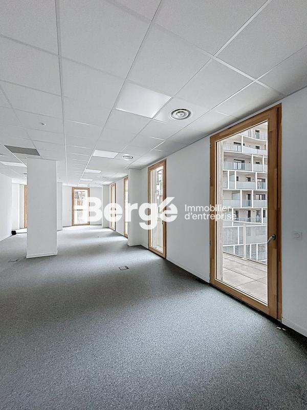 Office in Nice for lease Building Photo- Image 1 of 11