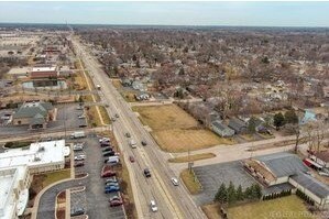 9 E Rollins Rd, Round Lake Beach, IL for sale - Building Photo - Image 1 of 1