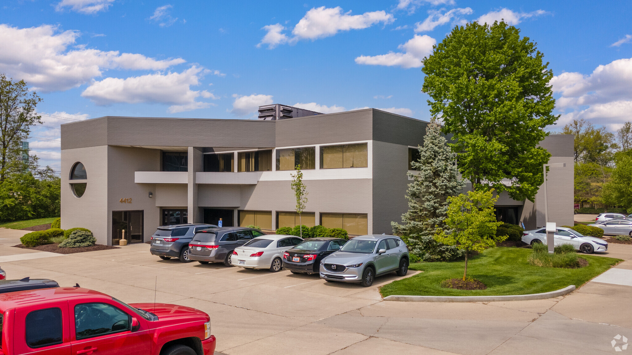 4410-4412 Carver Woods Dr, Blue Ash, OH for lease Building Photo- Image 1 of 6