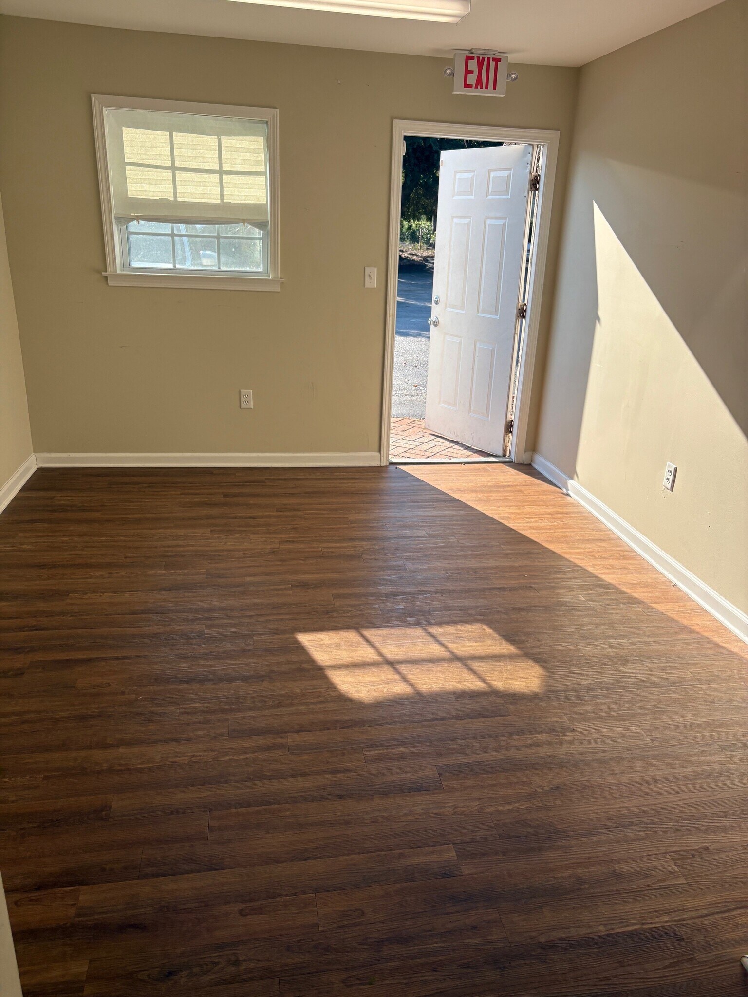 1125 Bowman Rd, Mount Pleasant, SC for lease Building Photo- Image 1 of 10