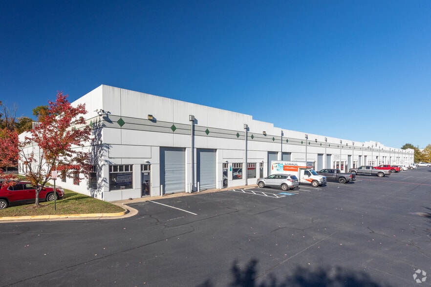 11482-11518 Robertson Dr, Manassas, VA for lease - Primary Photo - Image 1 of 3
