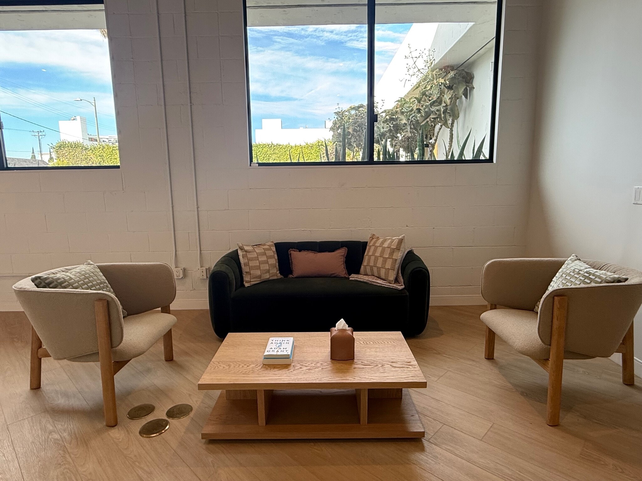 1154 S Robertson Blvd, Los Angeles, CA for lease Building Photo- Image 1 of 4