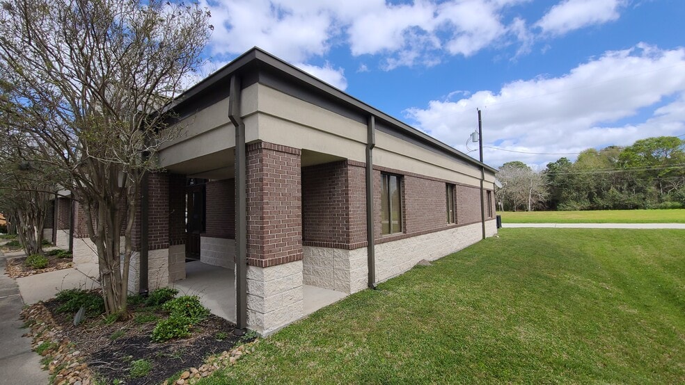 2505 S Park Ave, Pearland, TX for lease - Building Photo - Image 3 of 11