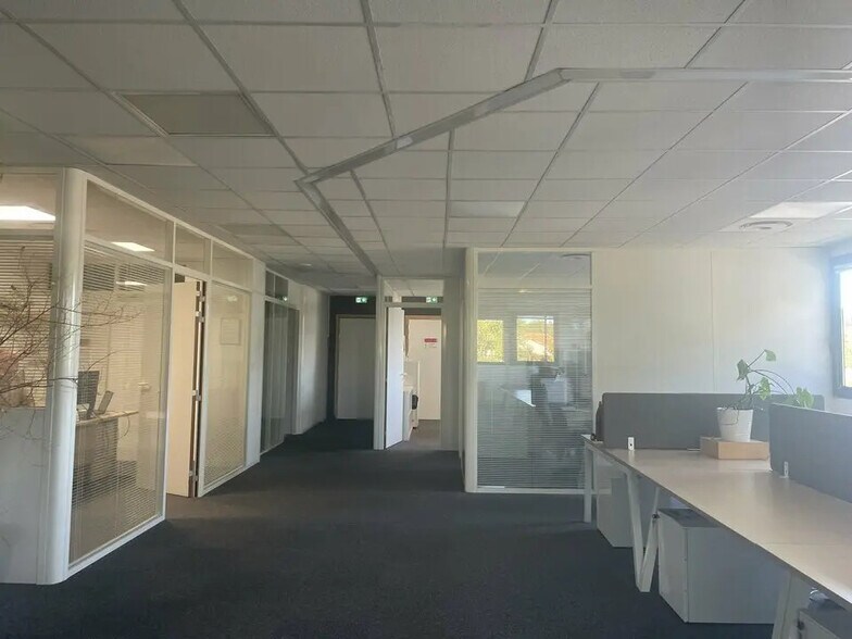 Office in Rezé for sale - Building Photo - Image 2 of 8
