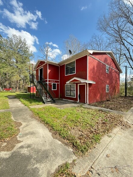 207-209 Carl St, Leesville, LA for sale - Building Photo - Image 2 of 8